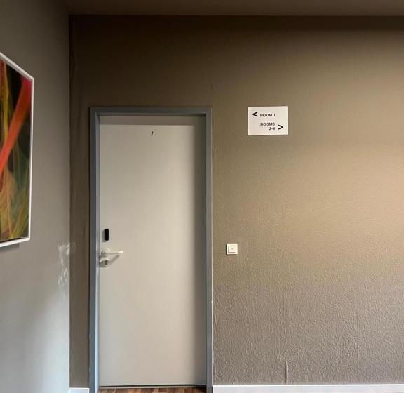 膳宿费 N8s   By Leipzig Suites