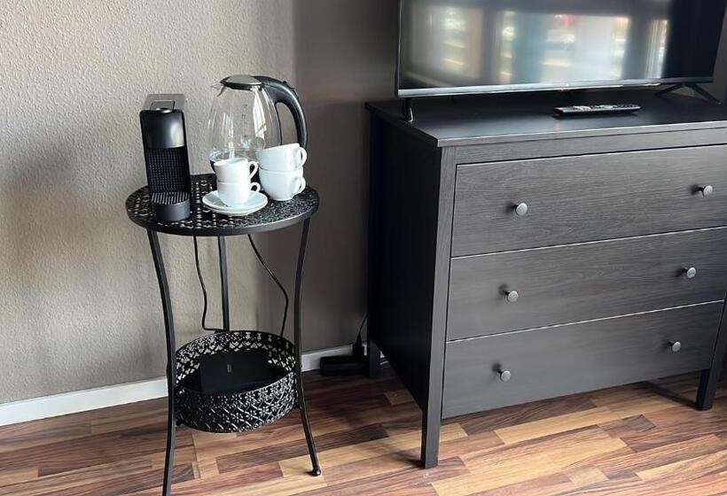 膳宿费 N8s   By Leipzig Suites