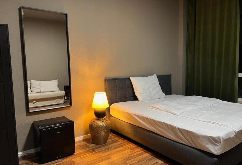 膳宿费 N8s   By Leipzig Suites