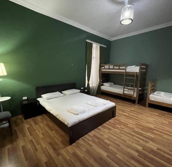 پانسیون Orkhi Guest House & Hostel