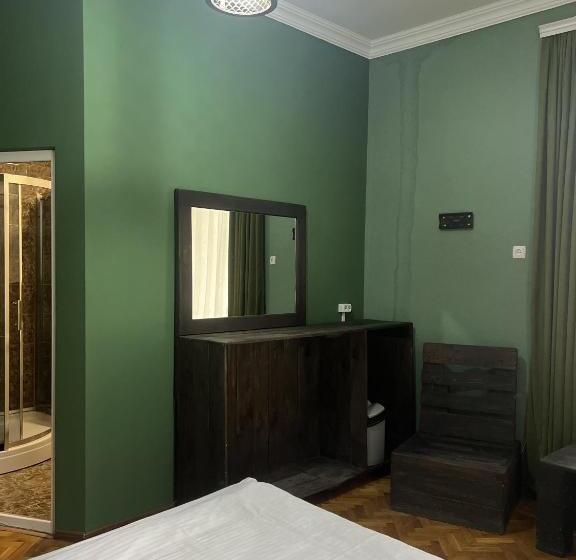 پانسیون Orkhi Guest House & Hostel