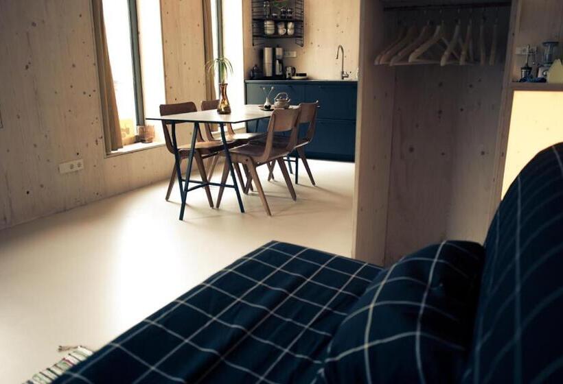 Pensão Private Eco Wooden Studio With Bath And Bikes And Garden