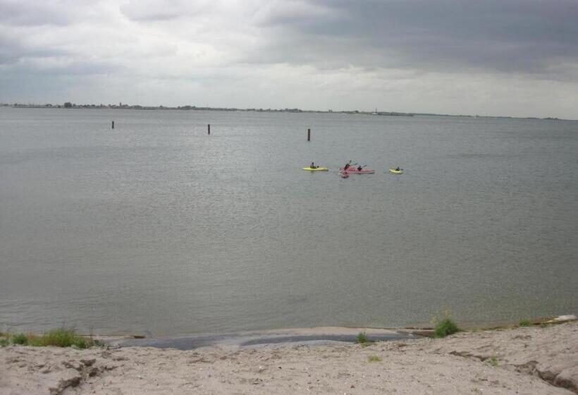 Pensão Private Eco Wooden Studio With Bath And Bikes And Garden