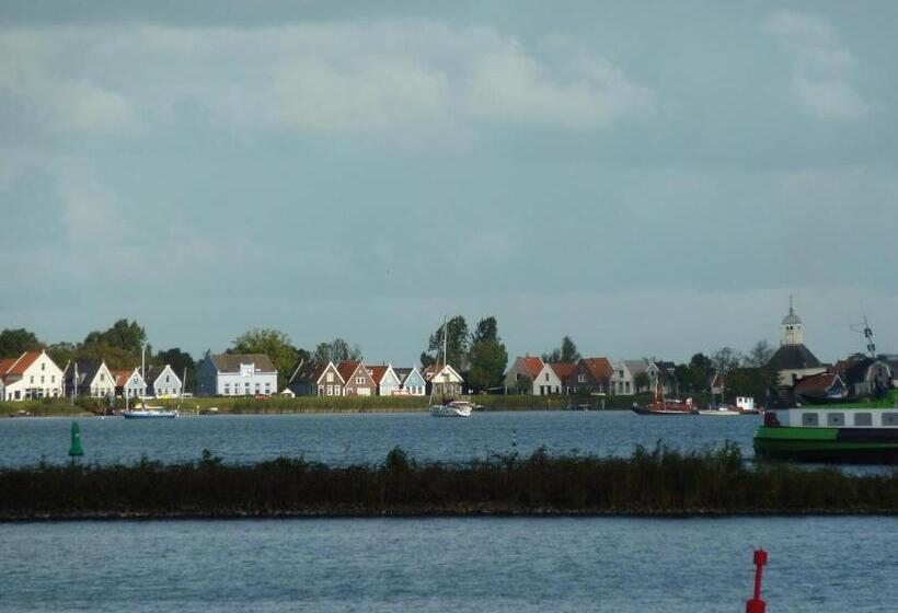 Pensão Private Eco Wooden Studio With Bath And Bikes And Garden
