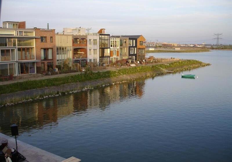 Pensão Private Eco Wooden Studio With Bath And Bikes And Garden