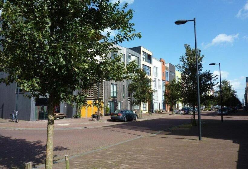 Pensão Private Eco Wooden Studio With Bath And Bikes And Garden