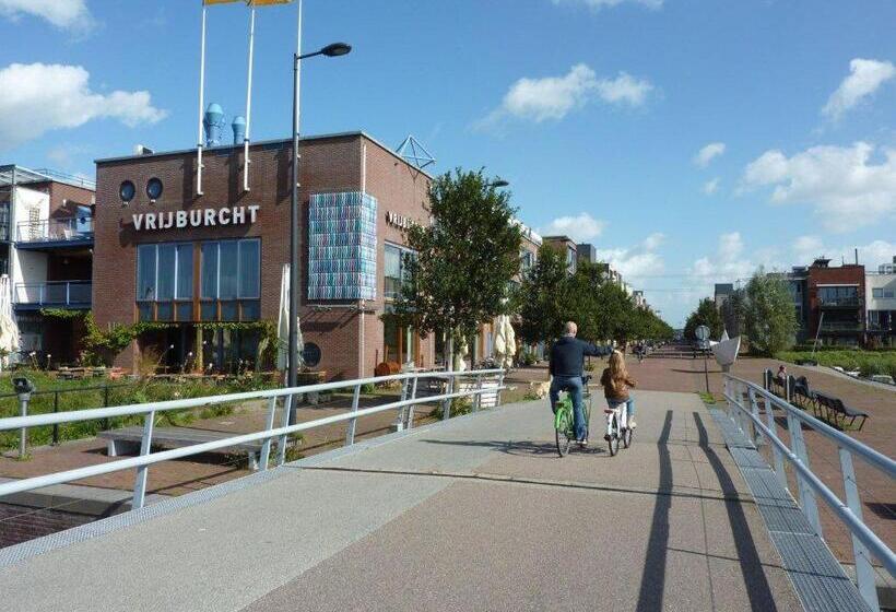 Pensão Private Eco Wooden Studio With Bath And Bikes And Garden