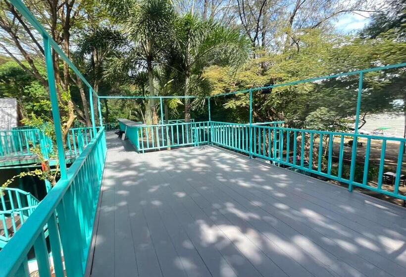 פנסיון Seaview Hopper Phuket House