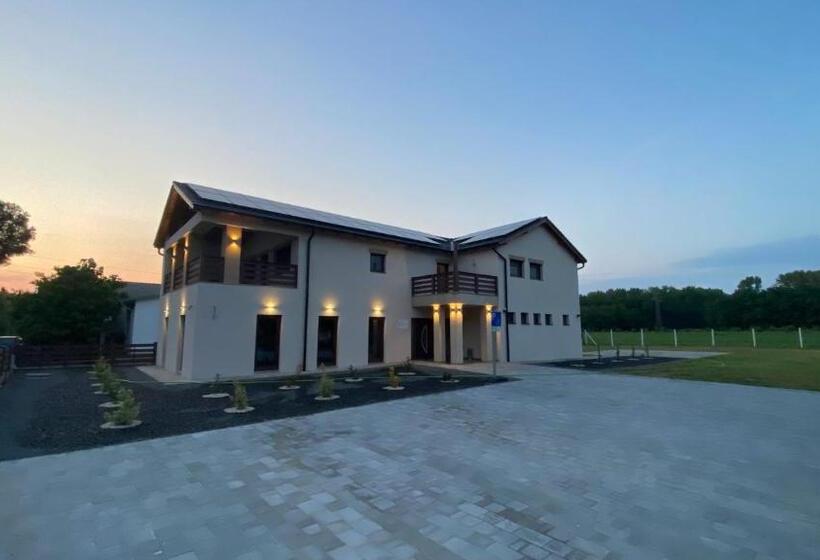 פנסיון Seregély Vendégház