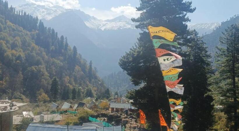 بنسيون The Harmony Club Thc Cafe & Stay, Tosh