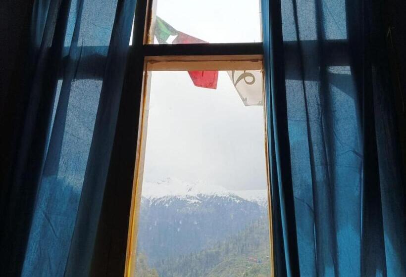 بنسيون The Harmony Club Thc Cafe & Stay, Tosh