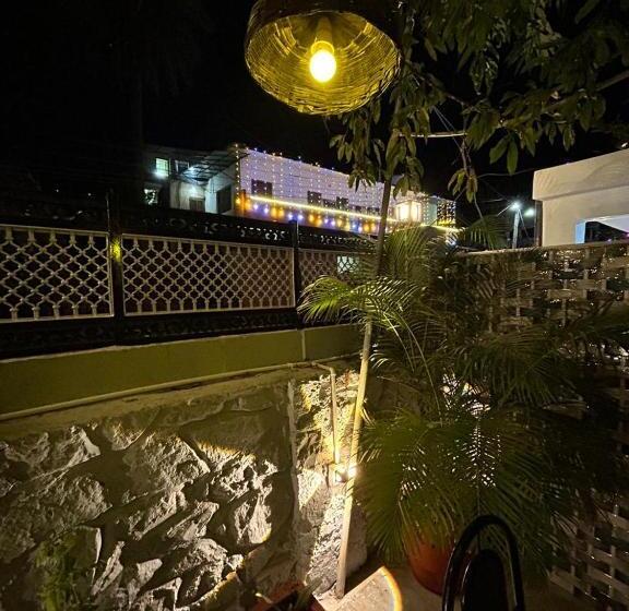 بنسيون The Peach Tree Rooms