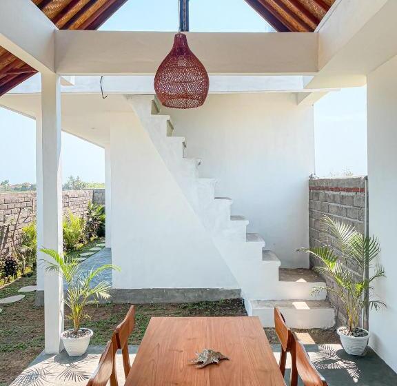 פנסיון Turtle House Surf & Stay