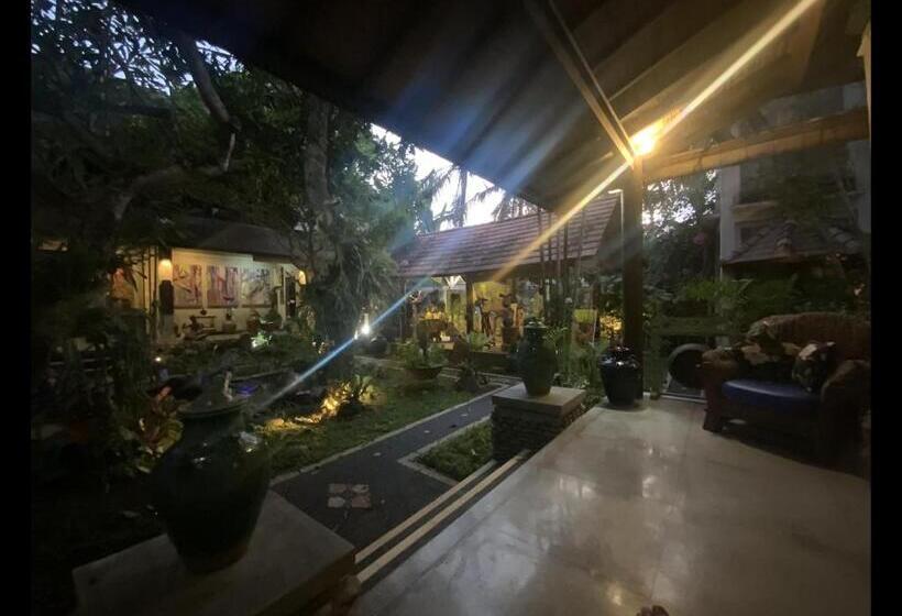 פנסיון Villa Koi