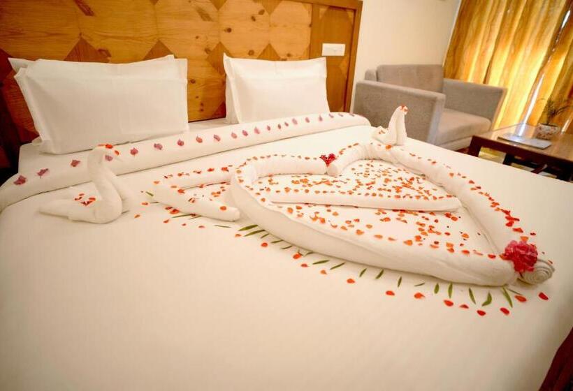 Shivalik Hotel And Resorts