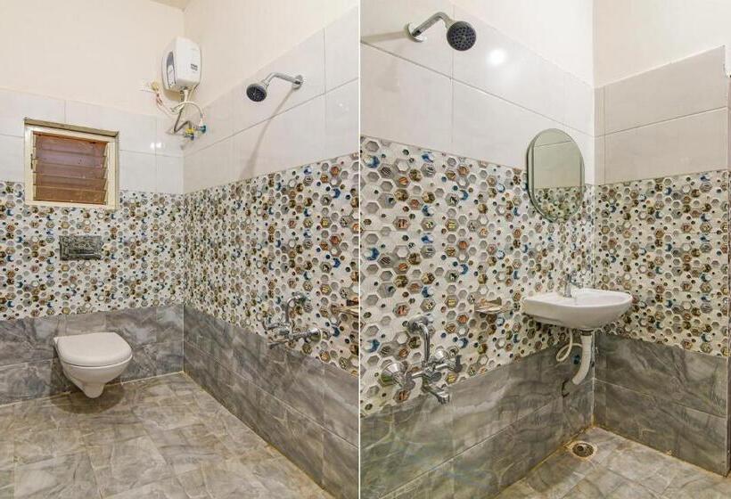 Spot On Hotel Pink Tree