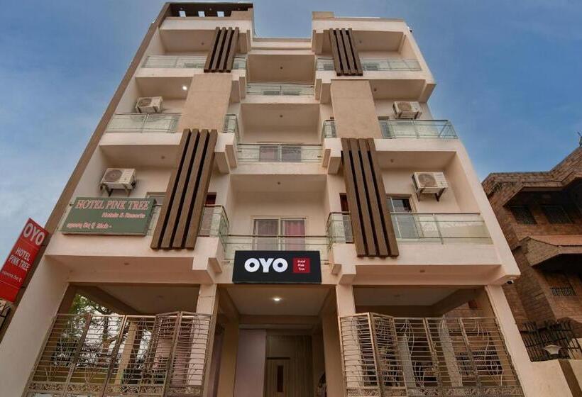 Spot On Hotel Pink Tree