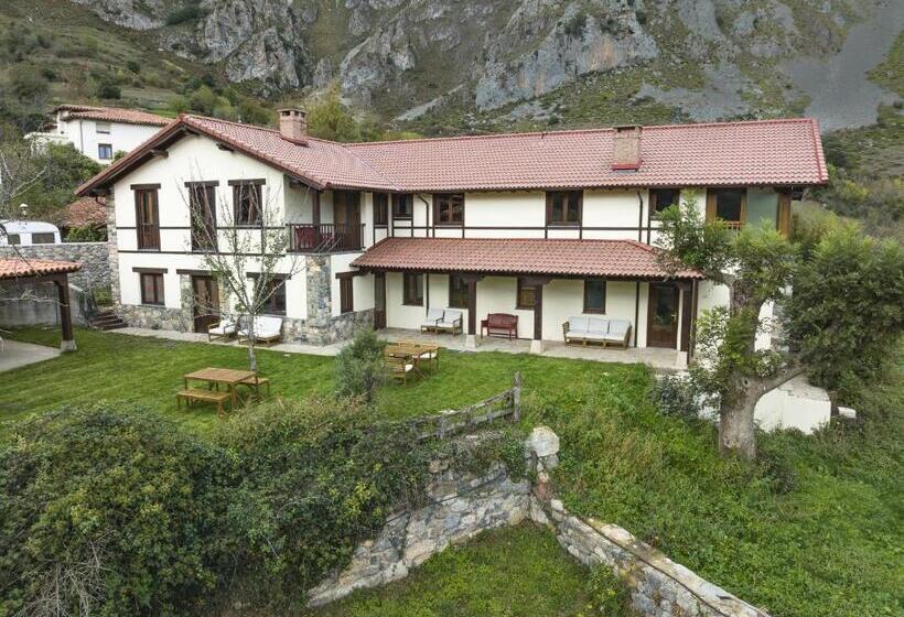 هاستل Posada Cabañes