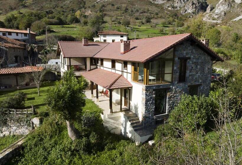 هاستل Posada Cabañes