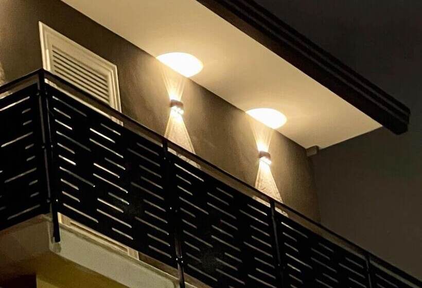 צימר Airport Napoli