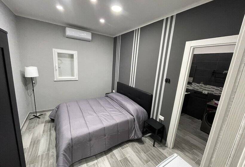 צימר Airport Napoli