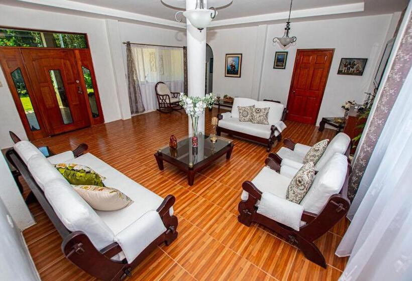 تختخواب و صبحانه Amancay House