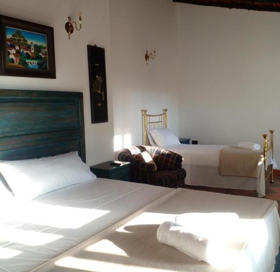 تختخواب و صبحانه Casa Silva   Hotel Cafe