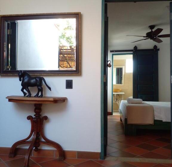 تختخواب و صبحانه Casa Silva   Hotel Cafe