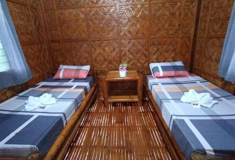 Bed and Breakfast Loony Cafe & Guesthouse