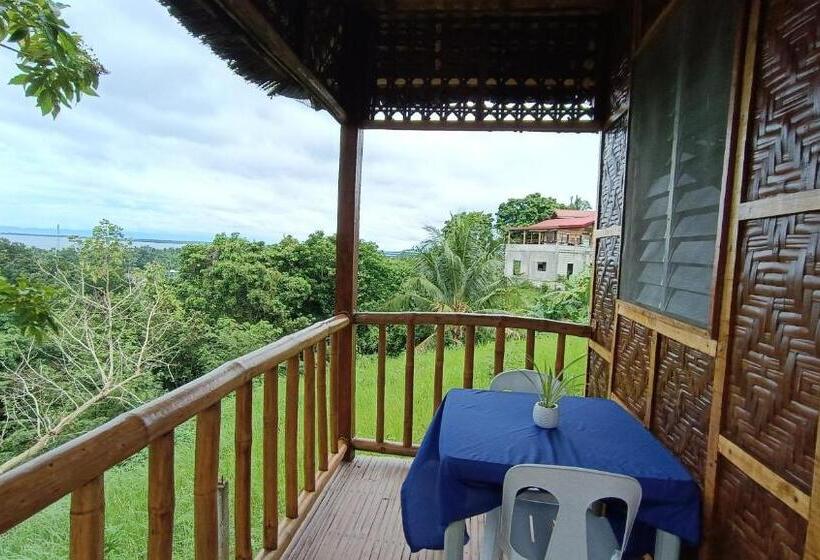 Bed and Breakfast Loony Cafe & Guesthouse