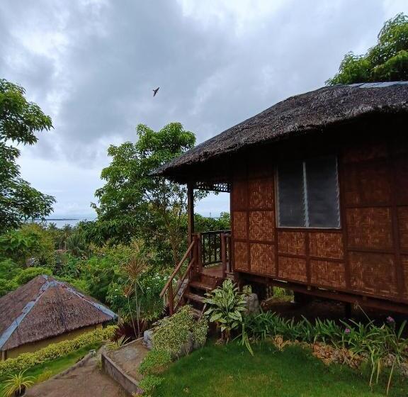 Bed and Breakfast Loony Cafe & Guesthouse