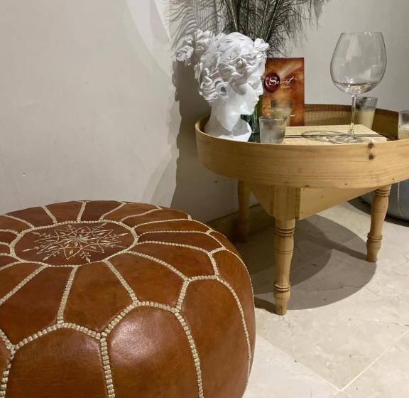 تختخواب و صبحانه Luxury Blue Suite In Hay Riad