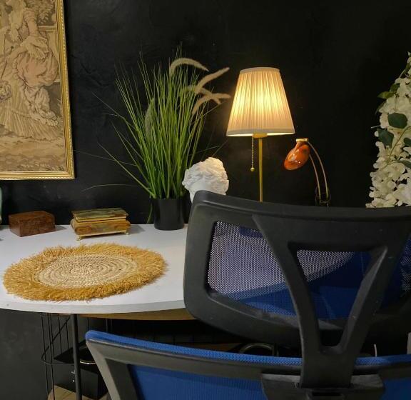 تختخواب و صبحانه Luxury Blue Suite In Hay Riad