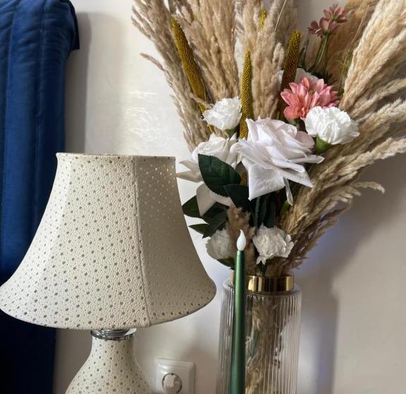 تختخواب و صبحانه Luxury Blue Suite In Hay Riad