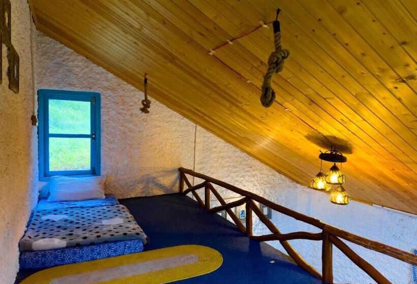 مبيت وإفطار Manzil Cafe & Stay