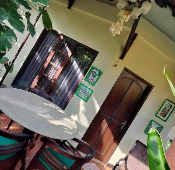 مبيت وإفطار Villa Layang Bulan