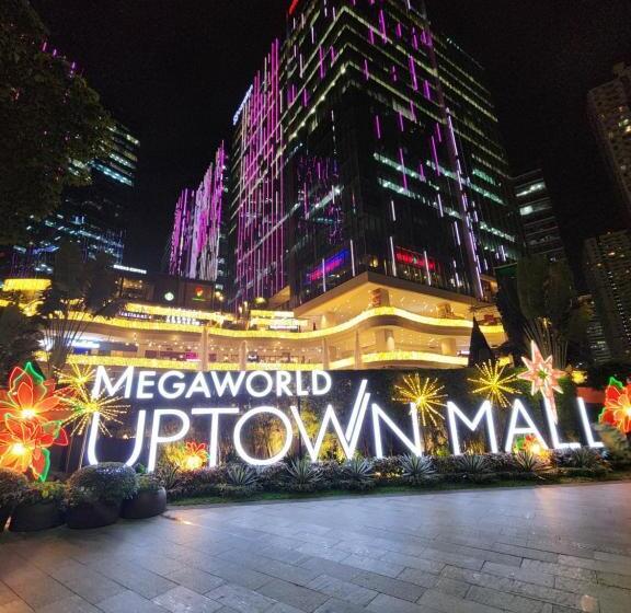 Chic Style Condo Unit In Bgc, One Uptown Residences, In Front Of Grand Hyatt!