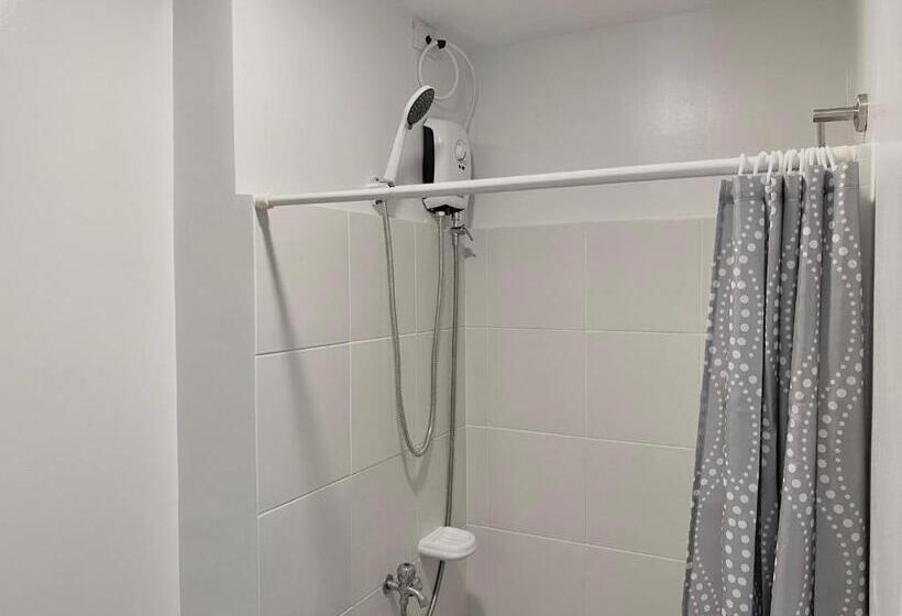 Condo • Wifi Up To 100mbps • Pool • Netflix&chill