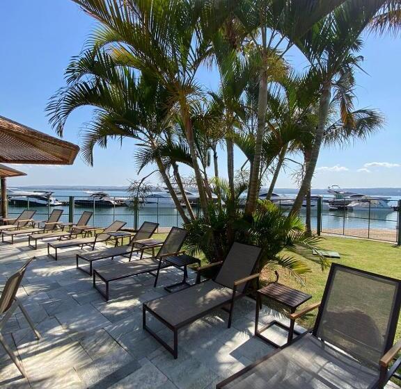 Flat Lake Side Decoração Retrô