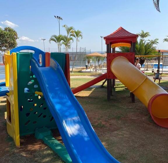 Flat Lake Side Decoração Retrô