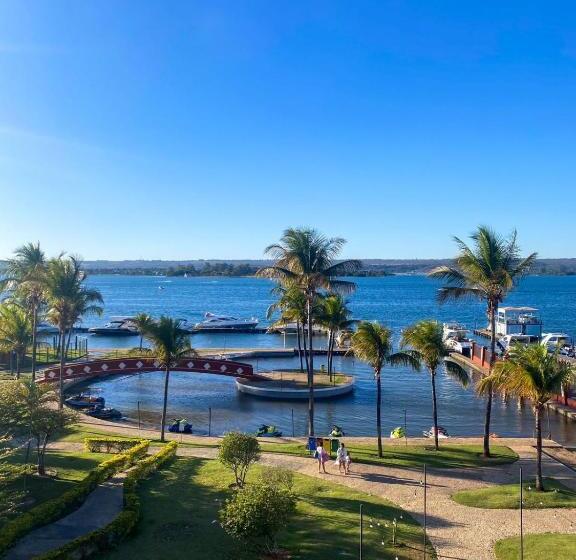 Flat Lake Side Decoração Retrô