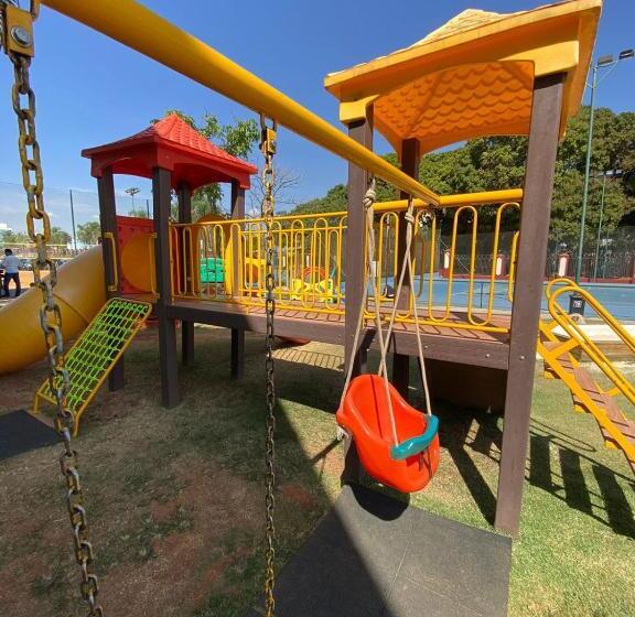 Flat Lake Side Decoração Retrô