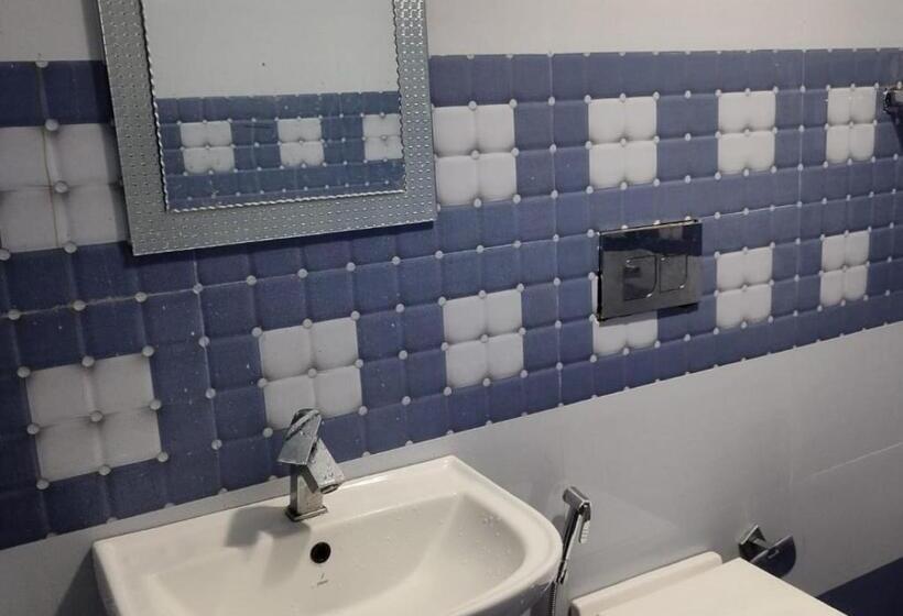 Fluorescence Hotel And Restaurant Gulmarg