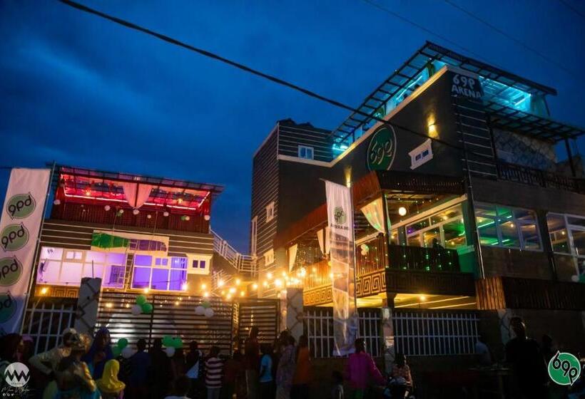 فندق 696 Arena &