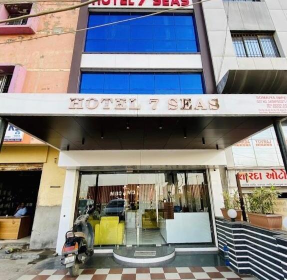 בית מלון כפרי 7 Seas