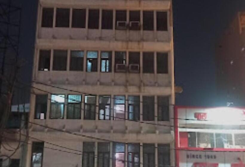 בית מלון כפרי Adarsh Patna