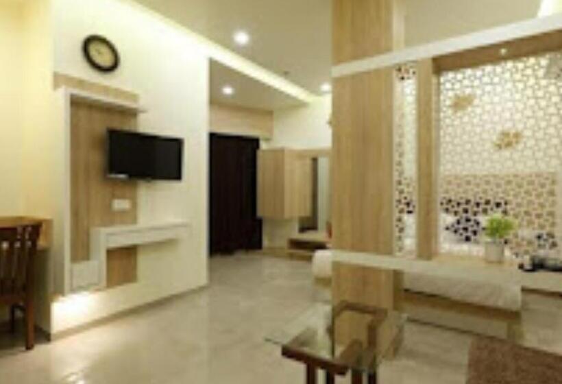 酒店 Alka Inn Ahmedabad