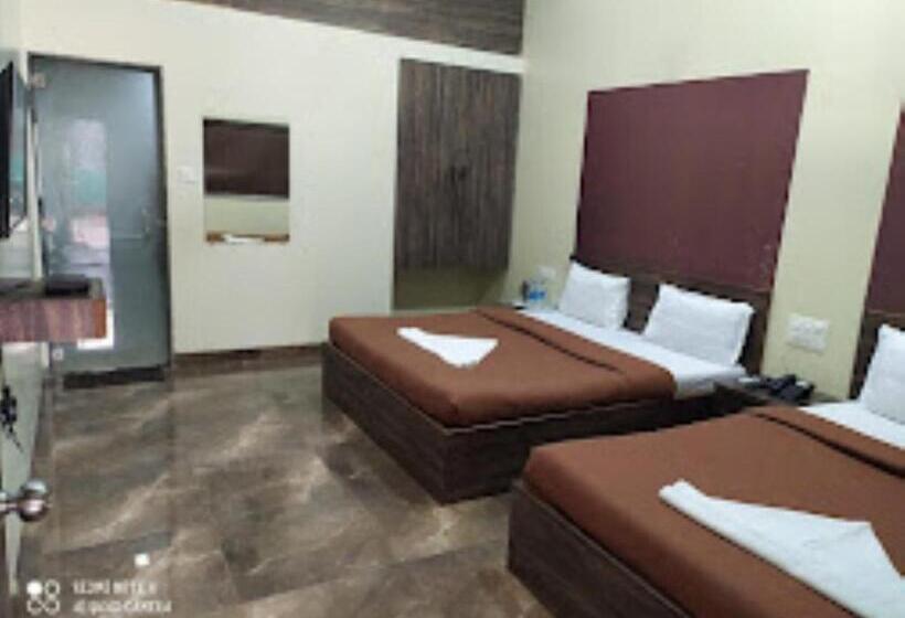 בית מלון כפרי Ambassador Panchgani