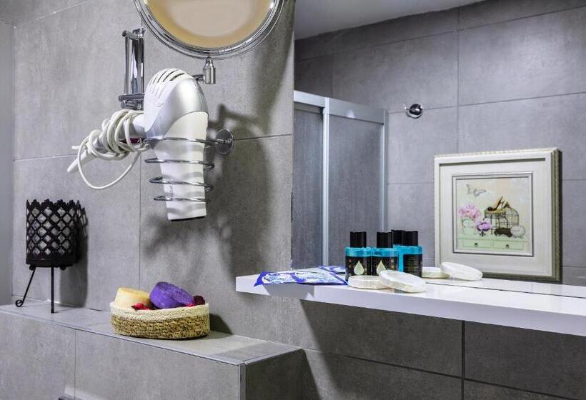 فندق Astro Suitess