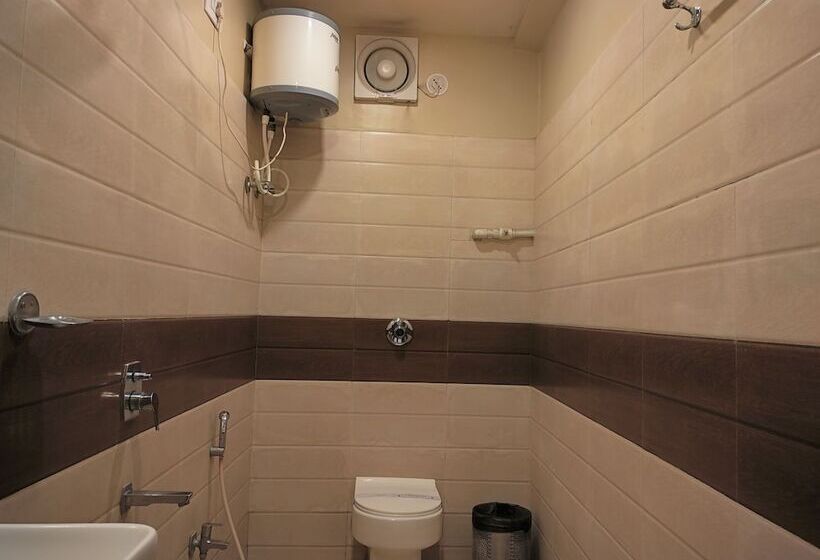 בית מלון כפרי Binapani Deluxe 1